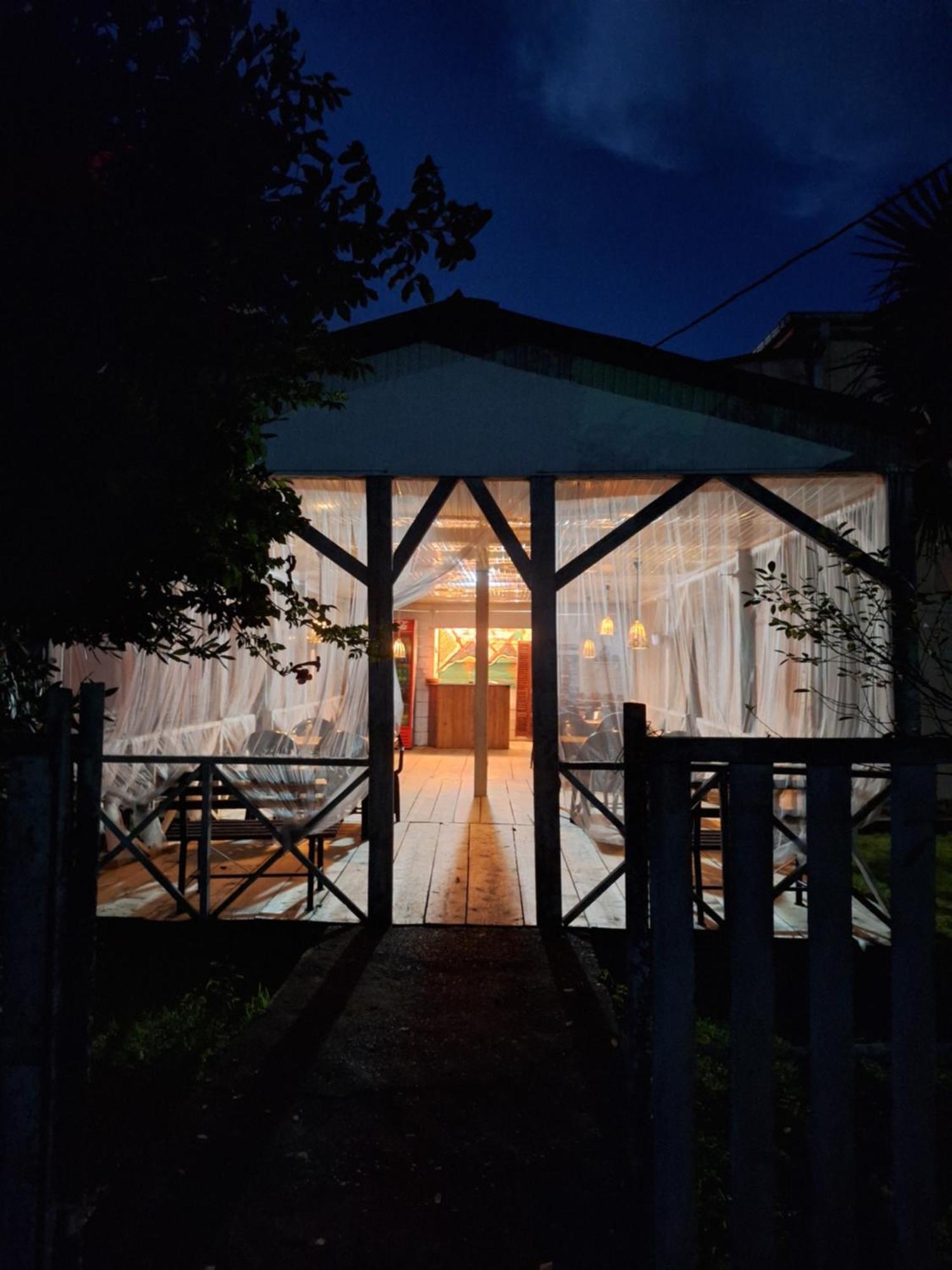 Nika Inn Кобулети Екстериор снимка